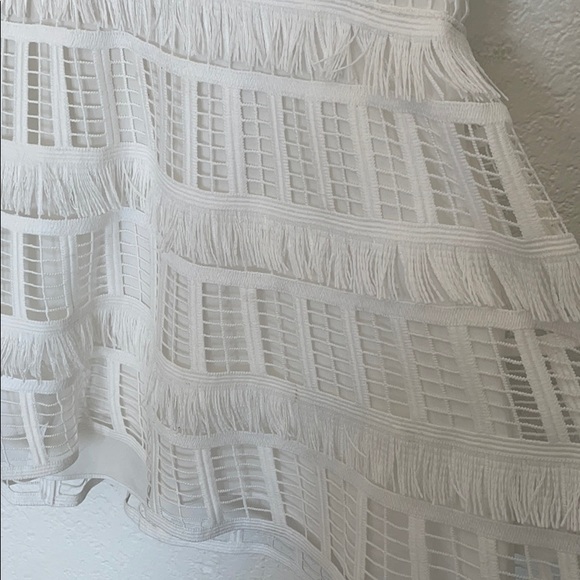 White blouse - Picture 3 of 9